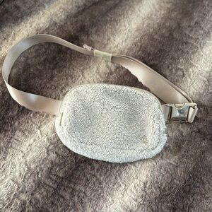Lululemon Everywhere Belt Bag 1L Natural Ivory